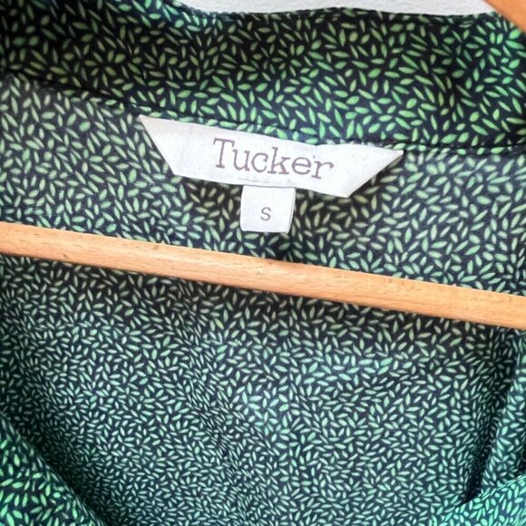 Tucker Green Silk Micro‎ Leaf Print Graphic Blouse- Size S - Picture 5 of 7